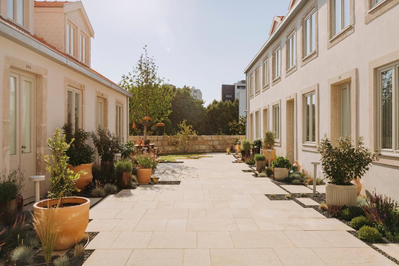 Village Aparthotel By Boa Porto Eksteriør bilde The courtyard of the German National Academy of Sciences, Leopoldina, Halle/Saale