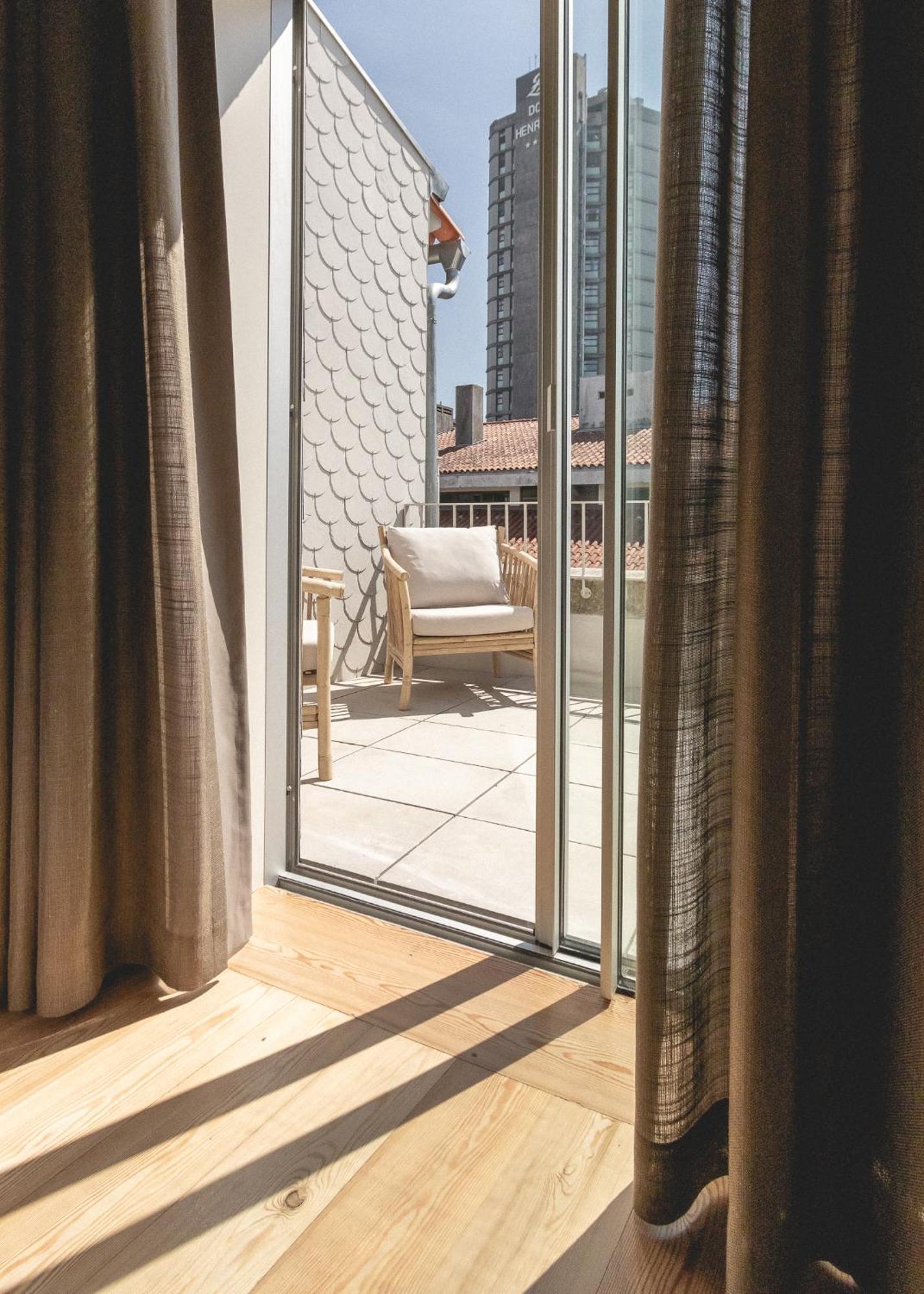Village Aparthotel By Boa Porto Rom bilde A sliding door